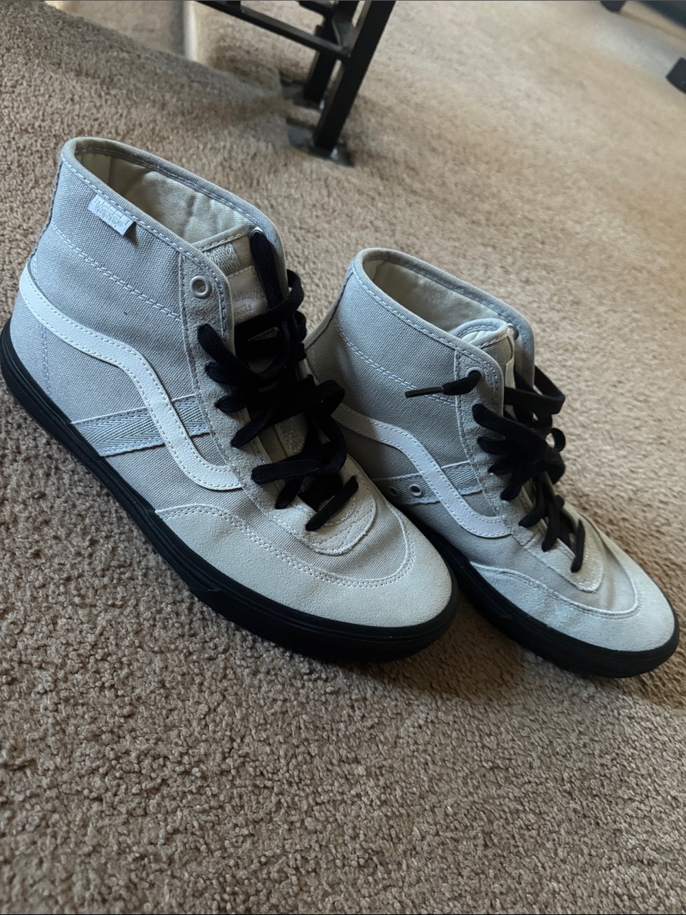 Excellent LIKE NEW Mens Vans high tops.